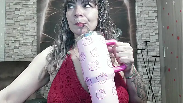 Snapshot of charlotedoll chatting on January 2025 09:57:01 PM charlotedoll online show from January 2025 09:57:01 PM