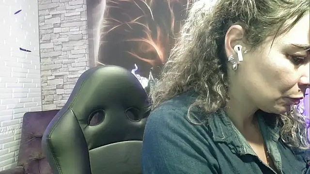 Snapshot of charlotedoll chatting on February 2025 05:09:02 AM charlotedoll online show from February 2025 05:09:02 AM