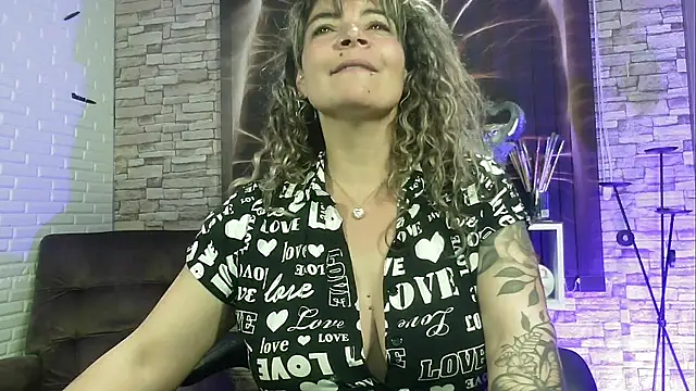 Snapshot of charlotedoll chatting on March 2025 02:19:02 AM charlotedoll online show from March 2025 02:19:02 AM