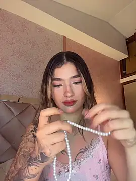 Snapshot of Arianavillada chatting on April 2026 03:29:01 AM Arianavillada online show from April 2026 03:29:01 AM