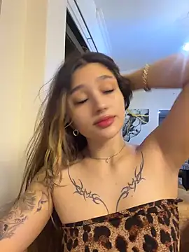 Snapshot of Arianavillada chatting on April 2026 07:45:01 AM Arianavillada online show from April 2026 07:45:01 AM