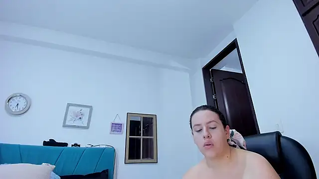 kamila lopez online show from May 2026 09:54:01 PM
