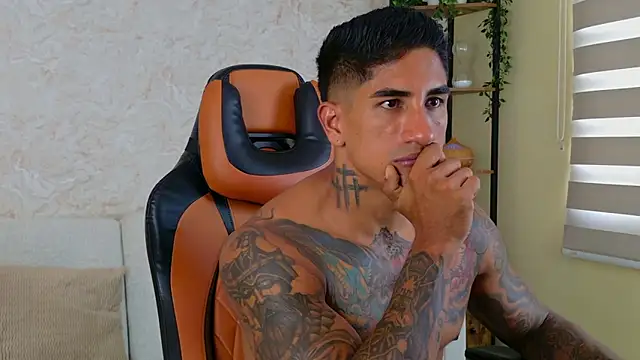 AdanReilly online show from March 2025 08:00:01 PM