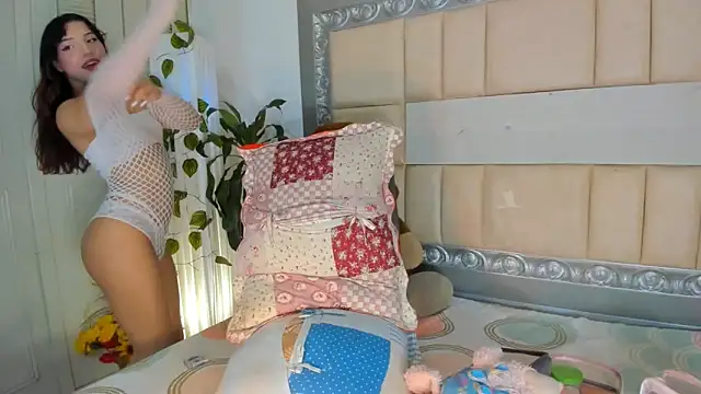 Snapshot of GingerDollx chatting on December 2025 09:00:01 PM GingerDollx online show from December 2025 09:00:01 PM