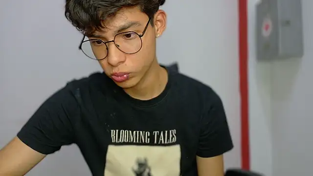 Snapshot of Jacotnk chatting on March 2025 04:25:01 AM Jacotnk online show from March 2025 04:25:01 AM