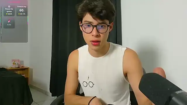 Snapshot of Jacotnk chatting on December 2025 04:40:02 AM Jacotnk online show from December 2025 04:40:02 AM