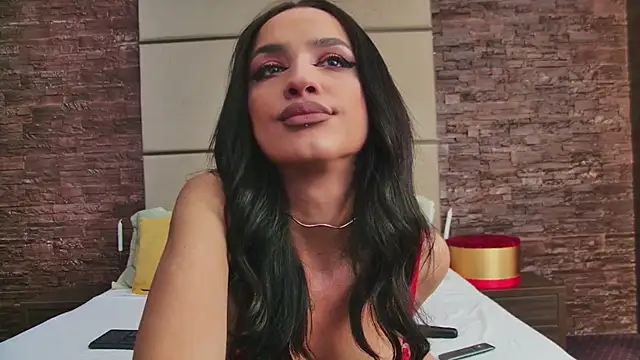 Snapshot of AylinRoss chatting on December 2024 05:37:01 AM AylinRoss online show from December 2024 05:37:01 AM