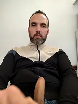 leon3875 online show from October 2025 03:32:01 PM