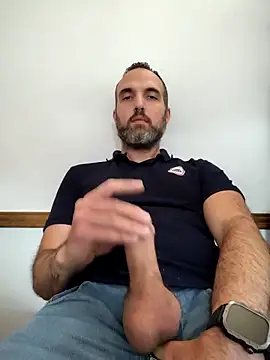 leon3875 online show from December 2025 03:18:02 PM