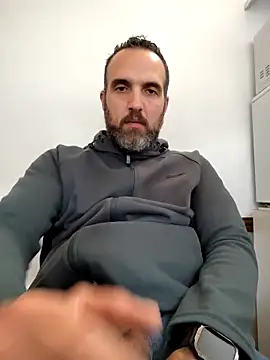 leon3875 online show from December 2025 03:31:01 PM