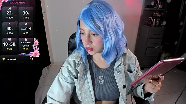 Violetaarey online show from May 2026 09:23:02 PM