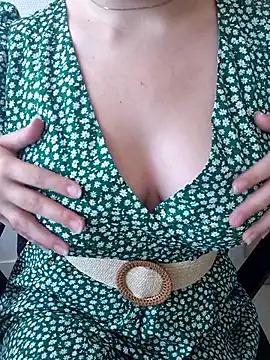 PetiteBrunette4 online show from May 2026 08:33:01 AM