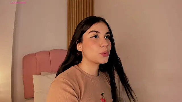 Snapshot of Mara_Betancurt chatting on June 2026 07:57:01 PM Mara Betancurt online show from June 2026 07:57:01 PM