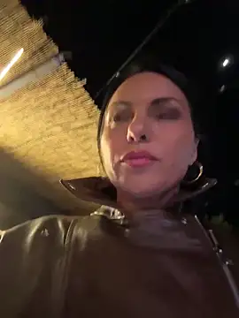 KimKelly13 online show from April 2026 06:27:02 PM