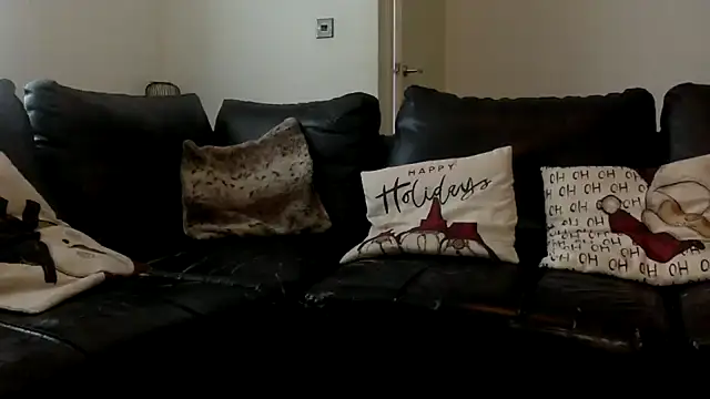 Snapshot of AshleyCox chatting on December 2024 01:33:01 PM AshleyCox online show from December 2024 01:33:01 PM