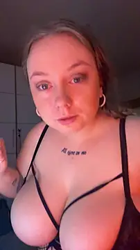 Snapshot of chloetarducci chatting on February 2026 07:39:02 PM chloetarducci online show from February 2026 07:39:02 PM