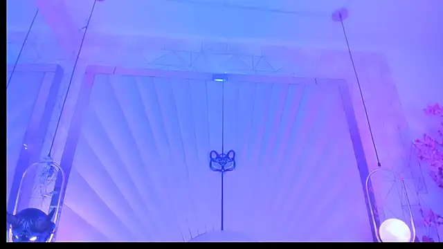 zephirahabney online show from February 2025 01:43:02 PM