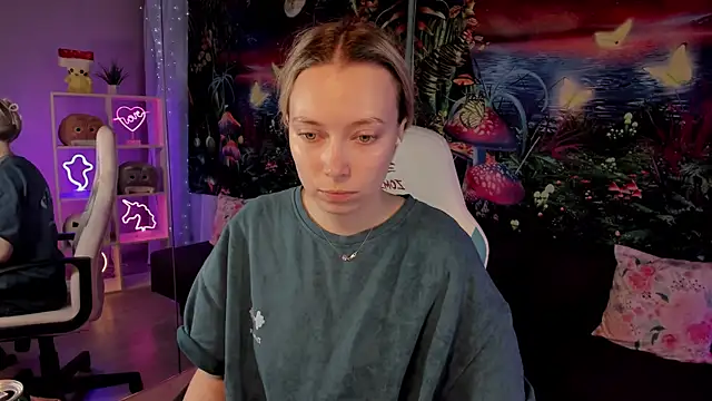 TiffanyBatson online show from February 2025 06:22:02 AM