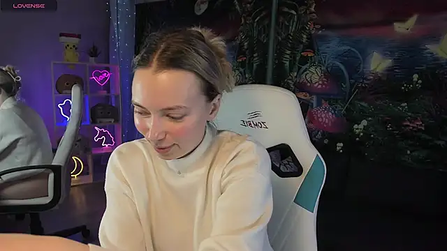 TiffanyBatson online show from February 2025 04:44:02 AM