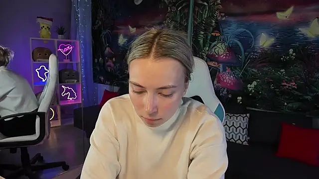 TiffanyBatson online show from March 2025 04:15:02 AM