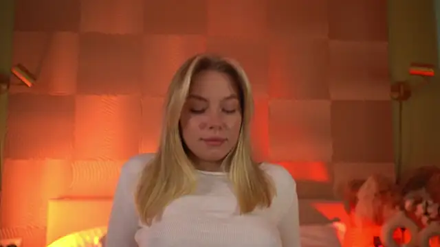 Snapshot of -Snowwwy- chatting on January 2025 08:00:02 AM -Snowwwy- online show from January 2025 08:00:02 AM