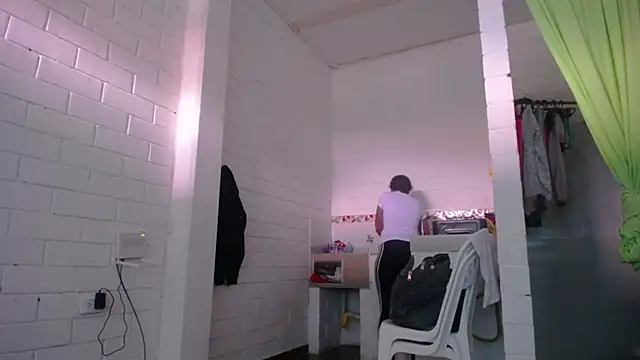 GiveLove1 online show from February 2025 07:38:02 PM