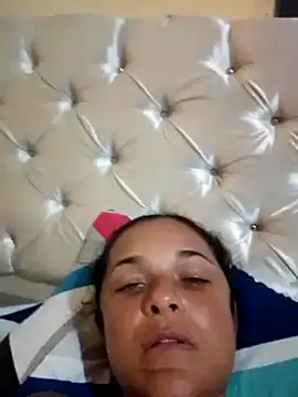 Snapshot of GiveLove1 chatting on December 2025 04:10:02 AM GiveLove1 online show from December 2025 04:10:02 AM