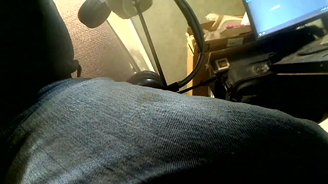 markluvskitty online show from September 2025 12:10:01 PM