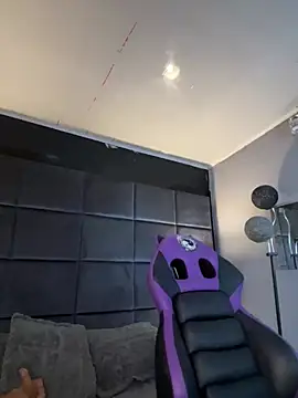 CHERRYY BOMB  online show from March 2026 07:20:02 PM