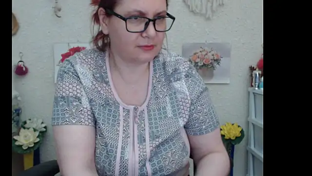 PlayfullMature online show from September 2025 09:00:02 AM