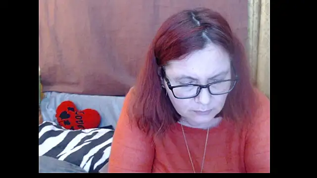 Snapshot of PlayfullMature chatting on April 2026 08:37:02 AM PlayfullMature online show from April 2026 08:37:02 AM