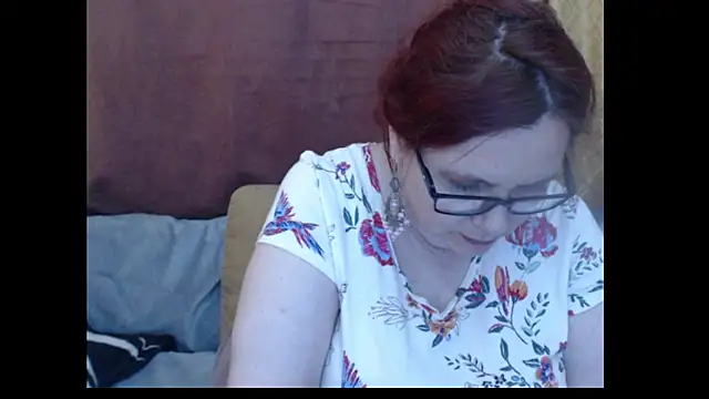 Snapshot of PlayfullMature chatting on May 2026 10:43:01 AM PlayfullMature online show from May 2026 10:43:01 AM