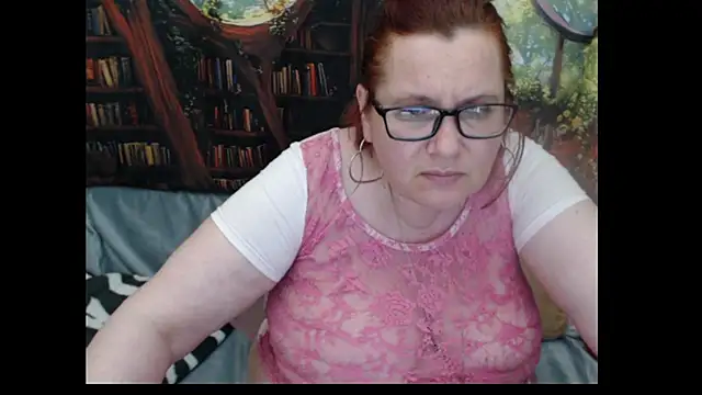 Snapshot of PlayfullMature chatting on May 2026 12:19:01 AM PlayfullMature online show from May 2026 12:19:01 AM