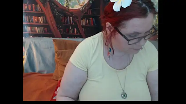 Snapshot of PlayfullMature chatting on June 2026 01:45:02 PM PlayfullMature online show from June 2026 01:45:02 PM