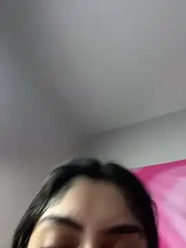 Snapshot of ThickerThanYoBitch chatting on January 2025 08:29:01 AM ThickerThanYoBitch online show from January 2025 08:29:01 AM