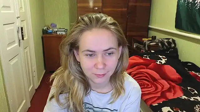 Snapshot of Riley_Roo chatting on December 2024 06:49:01 PM Riley Roo online show from December 2024 06:49:01 PM