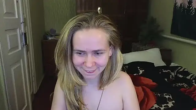 Snapshot of Riley_Roo chatting on December 2024 10:06:02 PM Riley Roo online show from December 2024 10:06:02 PM