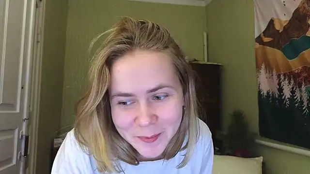 Snapshot of Riley_Roo chatting on January 2025 04:39:02 PM Riley Roo online show from January 2025 04:39:02 PM