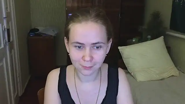 Snapshot of Riley_Roo chatting on January 2025 05:38:01 PM Riley Roo online show from January 2025 05:38:01 PM