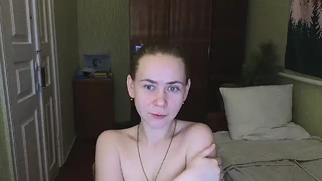 Snapshot of Riley_Roo chatting on January 2025 05:55:01 PM Riley Roo online show from January 2025 05:55:01 PM