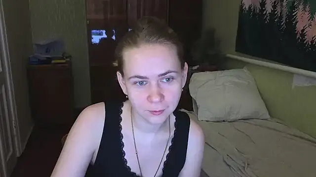 Snapshot of Riley_Roo chatting on January 2025 06:21:01 PM Riley Roo online show from January 2025 06:21:01 PM