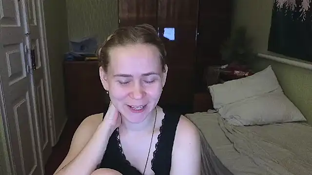 Snapshot of Riley_Roo chatting on January 2025 09:45:01 PM Riley Roo online show from January 2025 09:45:01 PM