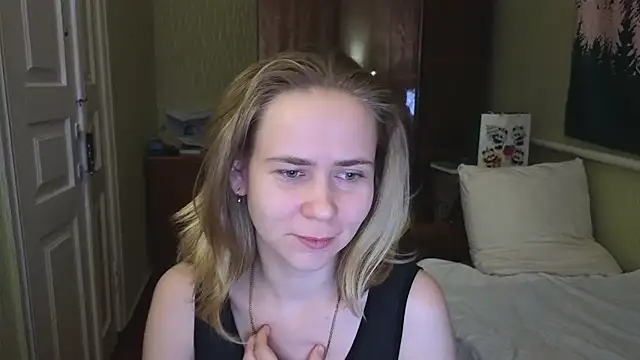 Snapshot of Riley_Roo chatting on February 2025 04:36:01 PM Riley Roo online show from February 2025 04:36:01 PM