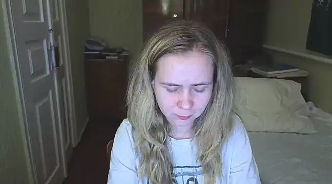 Snapshot of Riley_Roo chatting on February 2025 08:31:01 PM Riley Roo online show from February 2025 08:31:01 PM