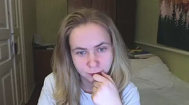 Snapshot of Riley_Roo chatting on February 2025 05:49:02 PM Riley Roo online show from February 2025 05:49:02 PM