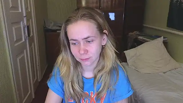 Snapshot of Riley_Roo chatting on February 2025 05:59:01 PM Riley Roo online show from February 2025 05:59:01 PM