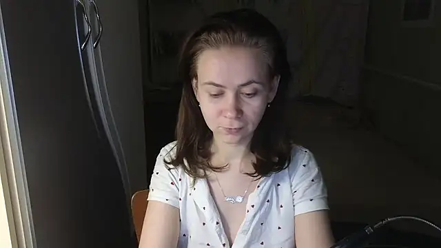 Snapshot of Riley_Roo chatting on November 2025 07:29:01 PM Riley Roo online show from November 2025 07:29:01 PM