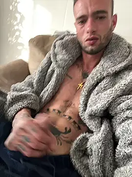 Snapshot of davorm chatting on December 2024 12:27:02 PM davorm online show from December 2024 12:27:02 PM