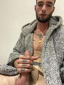 Snapshot of davorm chatting on October 2025 04:35:01 PM davorm online show from October 2025 04:35:01 PM