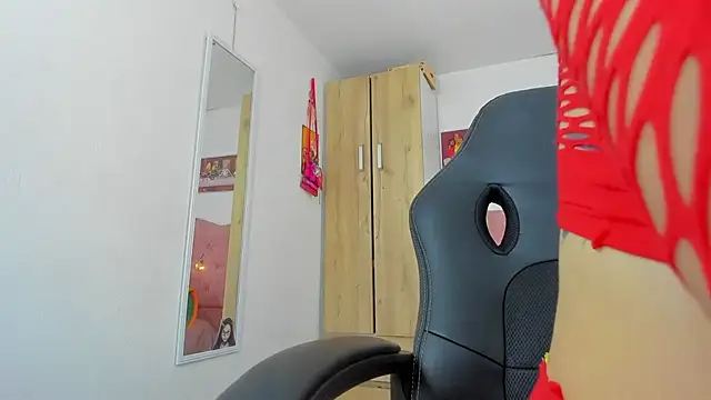 saralolo420 online show from December 2024 06:13:01 PM